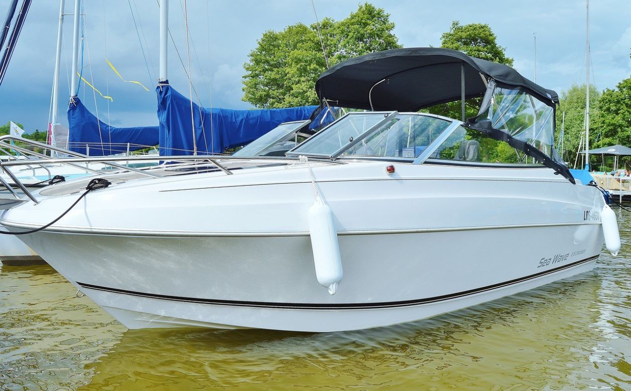 Bateaux cabine d'occasion : Quel type de bateau choisir ?