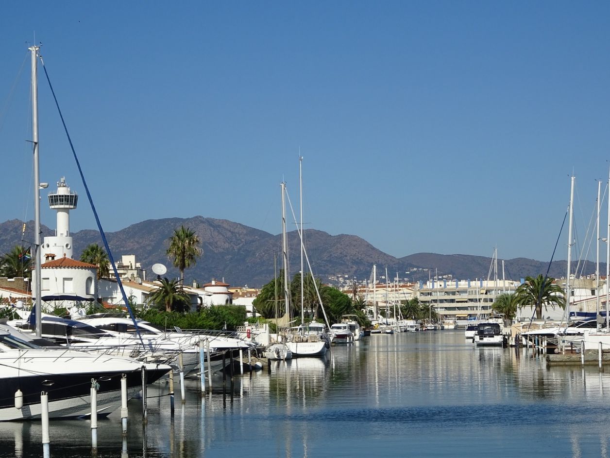 Bateaux occasion à Empuriabrava : le guide de l'acheteur