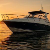 Combien coûte un bateau à moteur 10m ?
