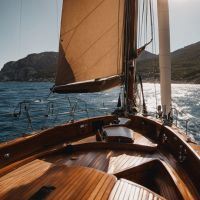 Louer un bateau en Corse : guide ultime pour naviguer