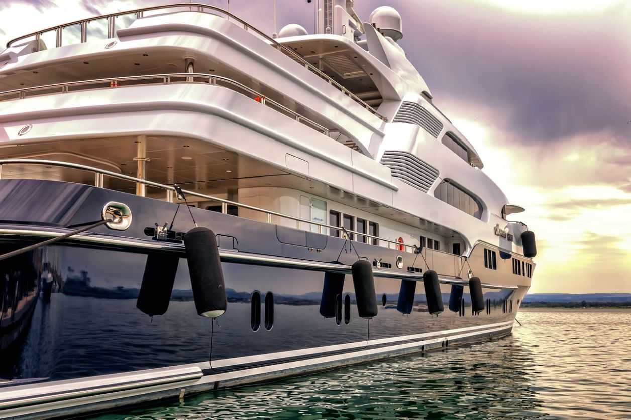 Trouver le yacht de luxe idéal d'occasion
